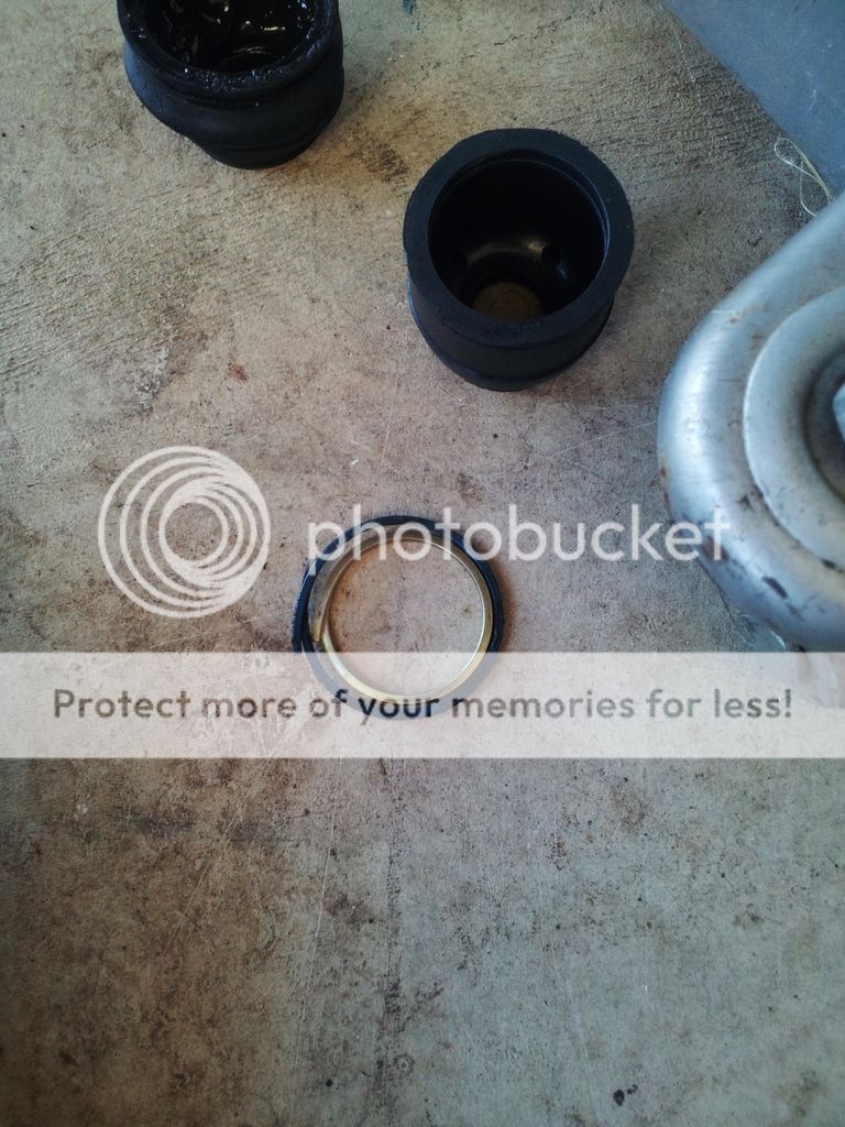 Howto Replacing upper ball joint dust covers (boots) Honda Prelude